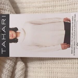 S: TAHARI Merino Wool Knit Sweater